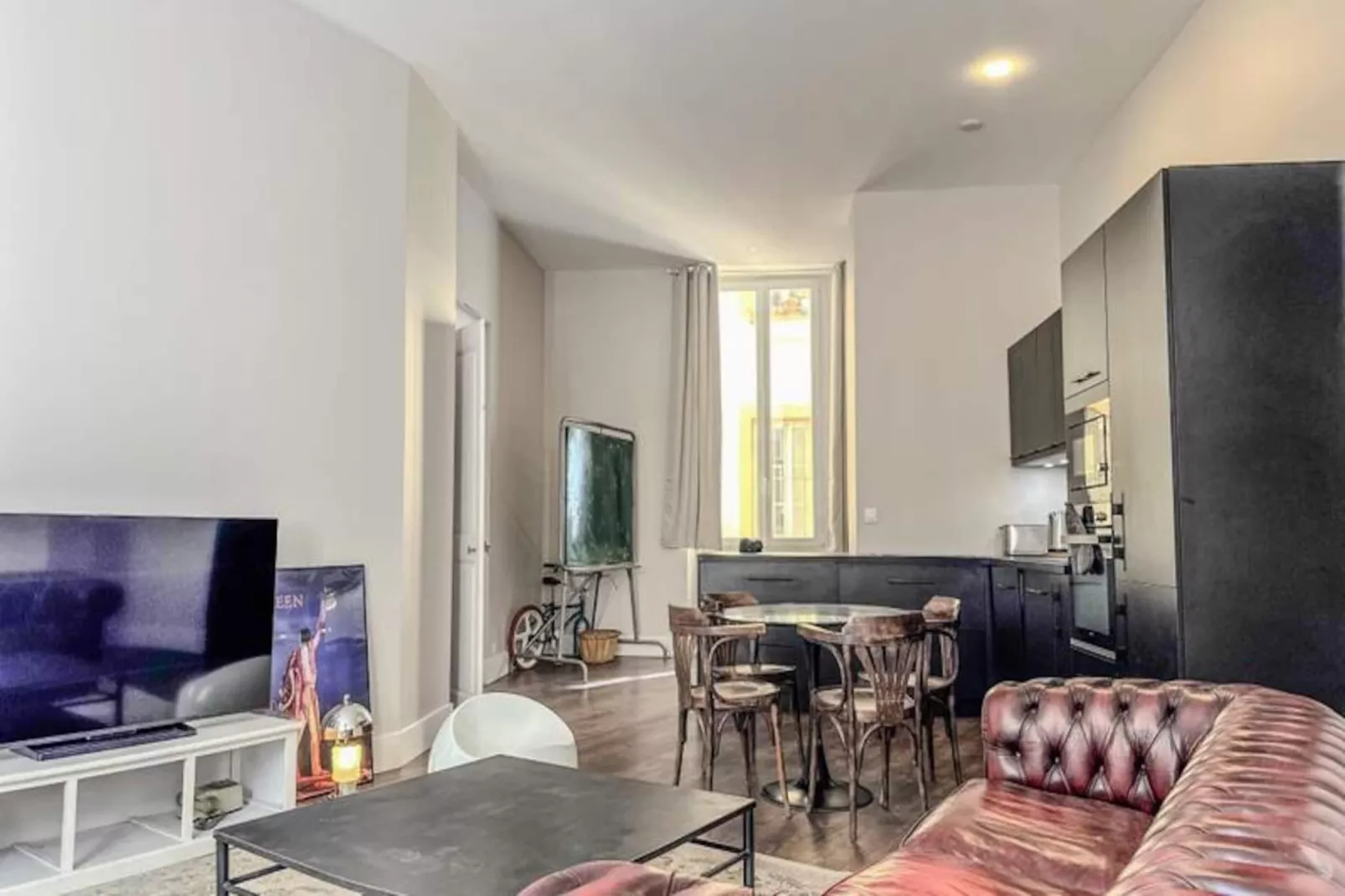 | Le Notre Dame 🎈 - Untagged