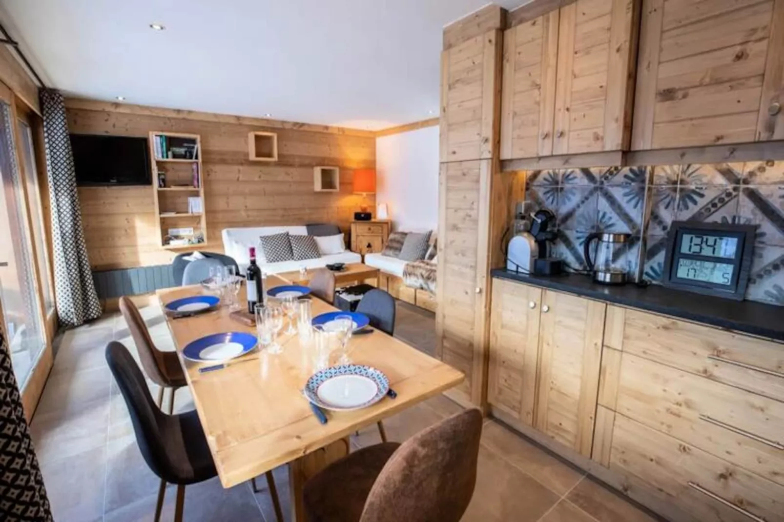 Les 3 Marches A1 En Face Du Télésiège De Morel-Nicht zugeordnet