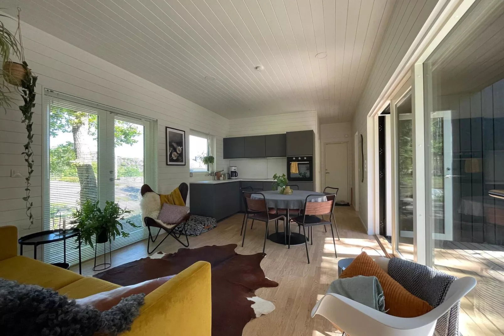 5 person holiday home in HÄLLEVIKSSTRAND-By Traum-Indoor