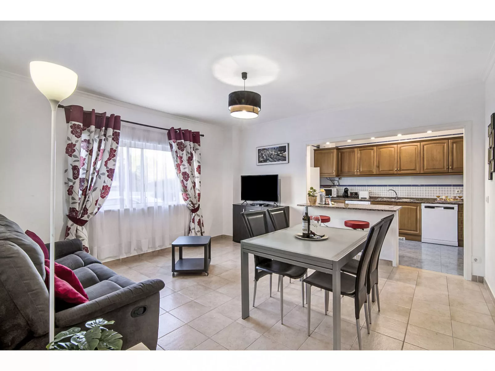 Manelito House - Sunny Way-Drinnen