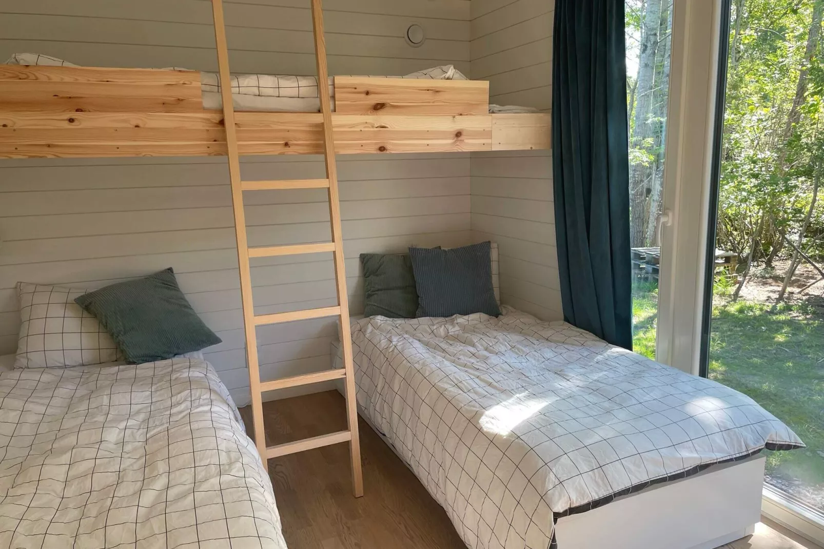 5 person holiday home in HÄLLEVIKSSTRAND-By Traum-Indoor