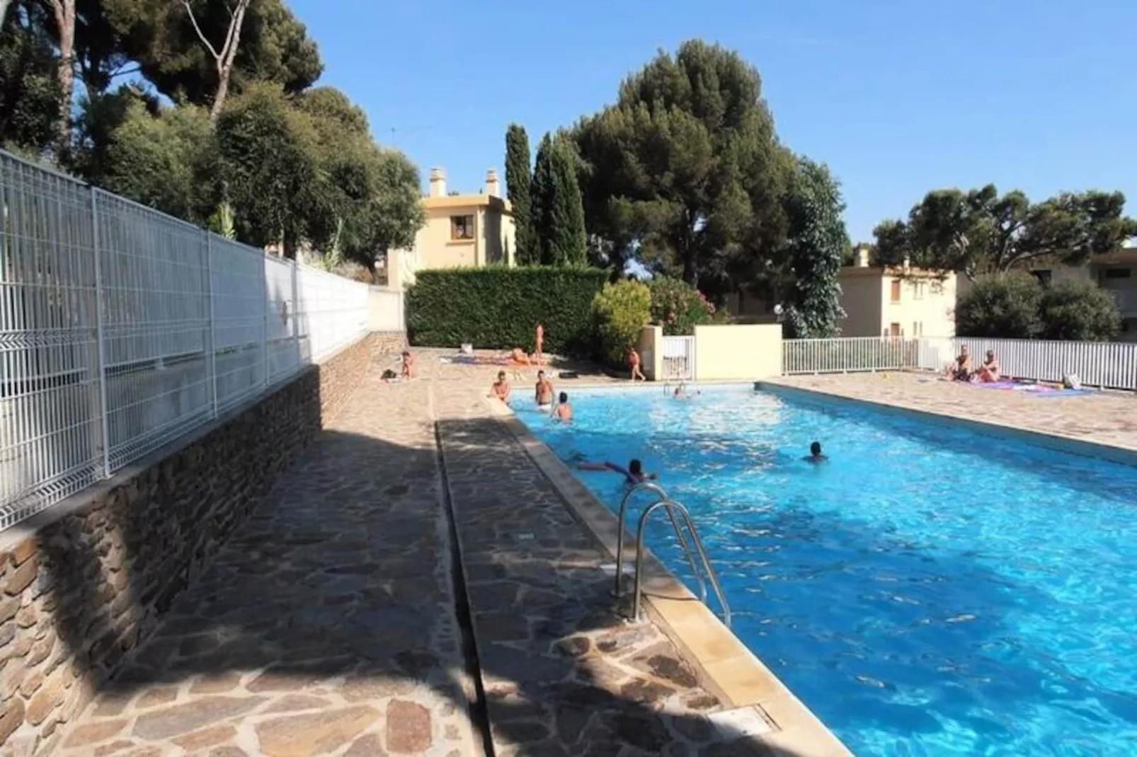 Résidence T3 R&eacute;cent Dans R&eacute;sidence Avec Piscine &agrave; La Favi&egrave;re-Untagged