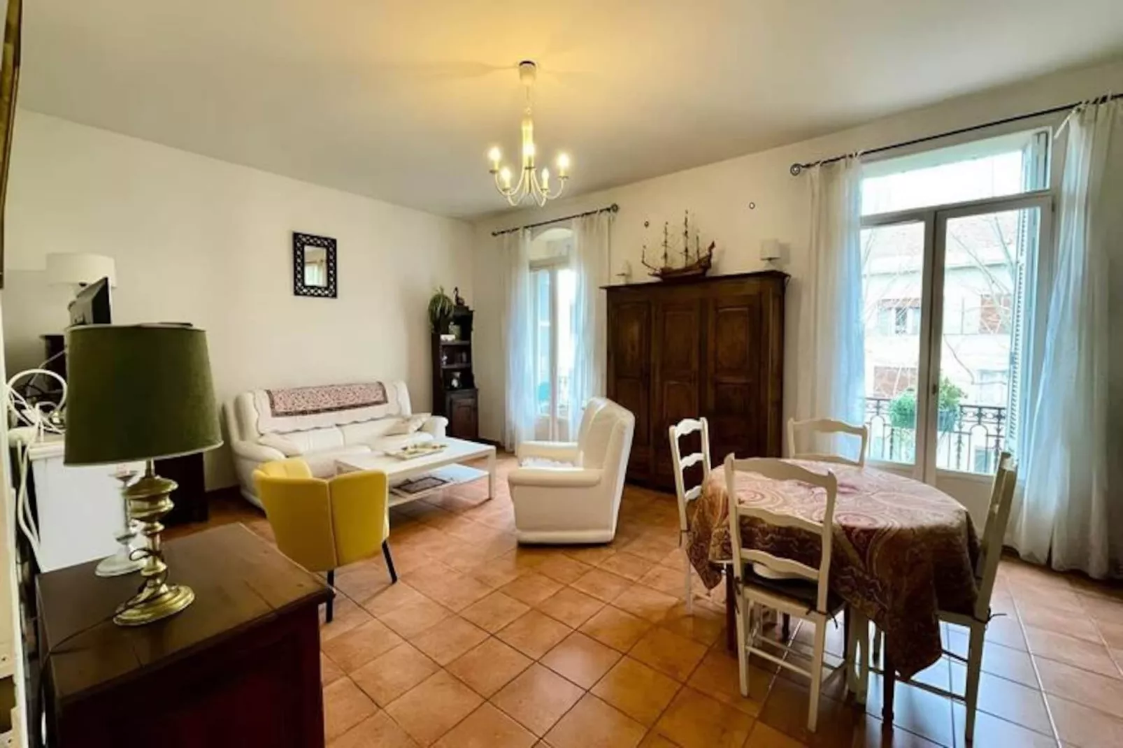 " Le Cocon Hy&eacute;rois" 100m2 - Wifi & Garage-Nicht zugeordnet