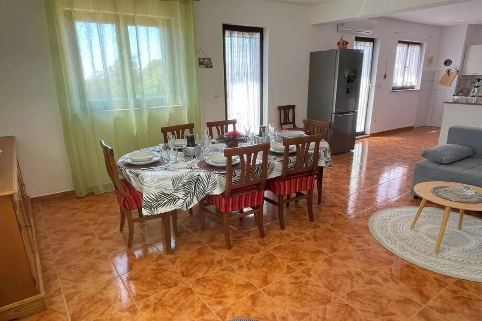 Villa Rosa Apartman-Esszimmer