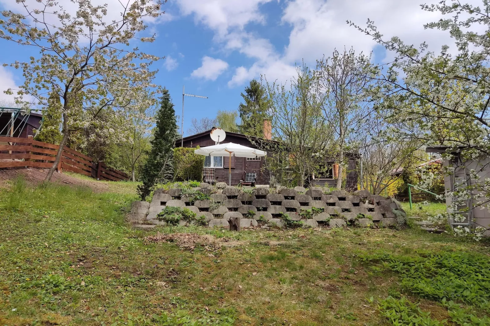 Ferienhaus Donauknie-Gardens in summer