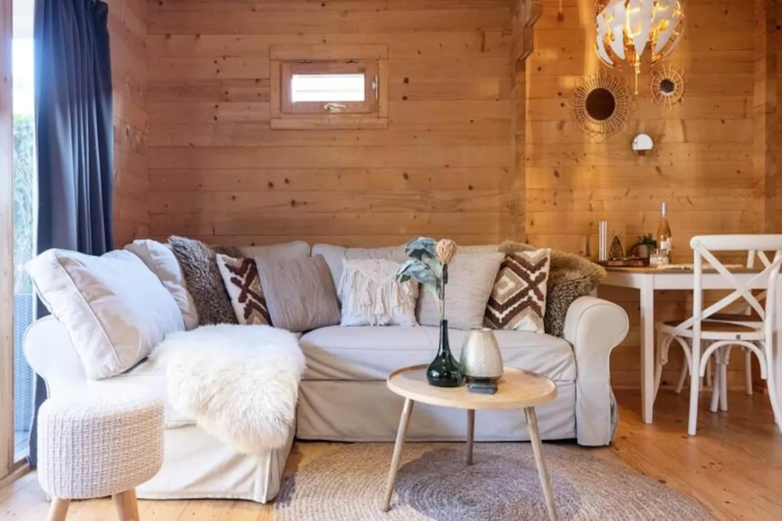 The Sea Lodge-Non tagué