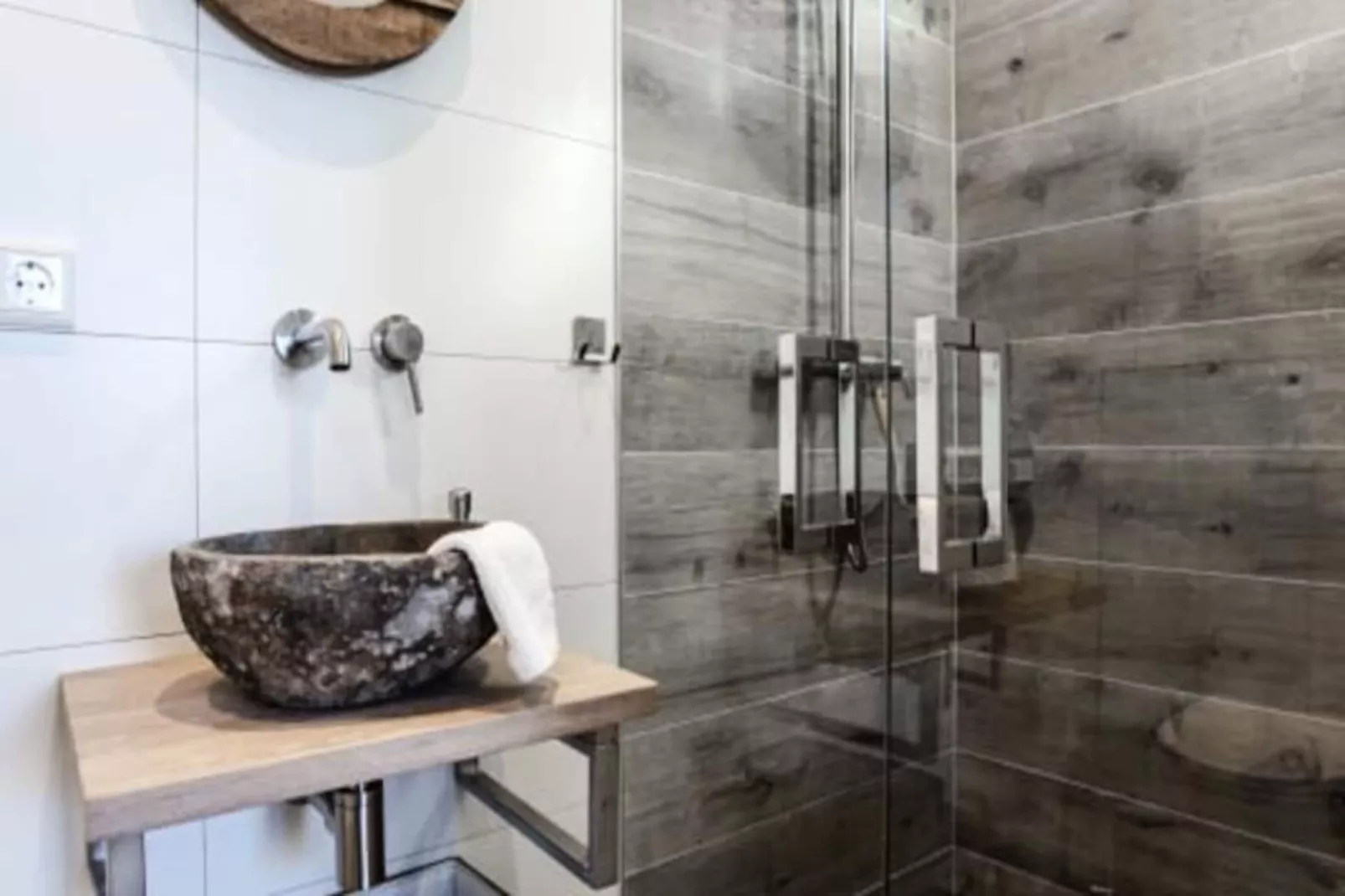 Studio Jadana-Untagged