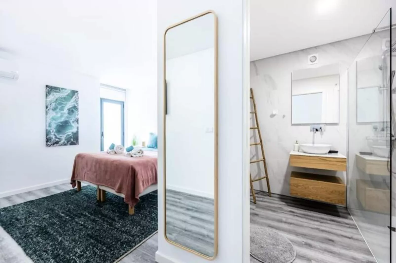 Frontline Seaview Apartment-Non tagué