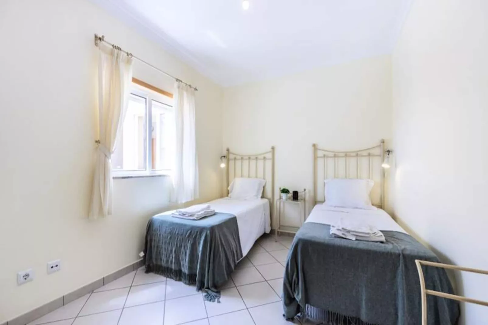 Altura Beach Apartment-Untagged