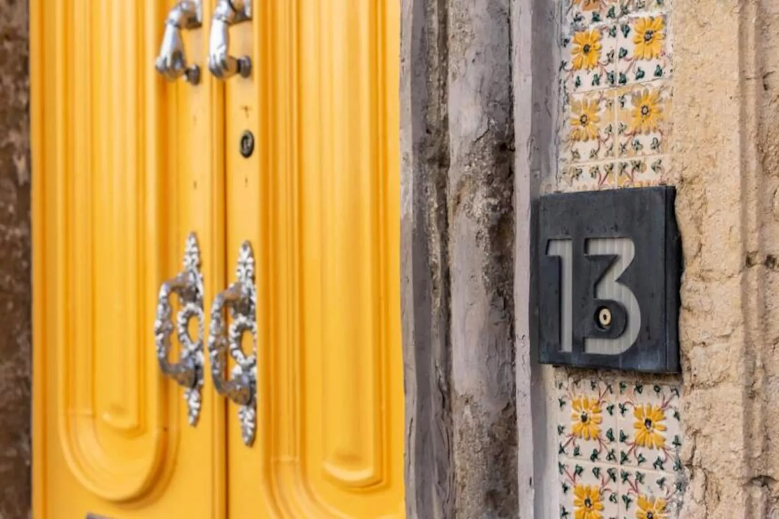 Dourada Townhouse - Olh&atilde;o-Non tagué