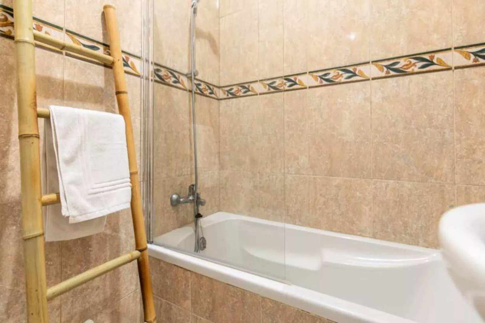 Casa Verde - Traditional Townhouse-Non tagué