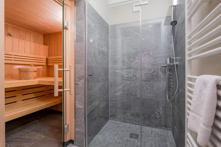 Premium Lodge Plus 4 Erw 2 Kinder-Bathroom