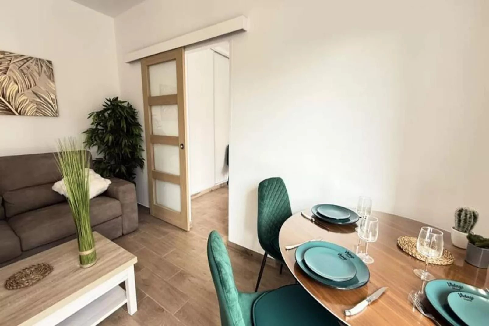 06cp - Beau T2 Super équipé Avec Terrasse-Non tagué