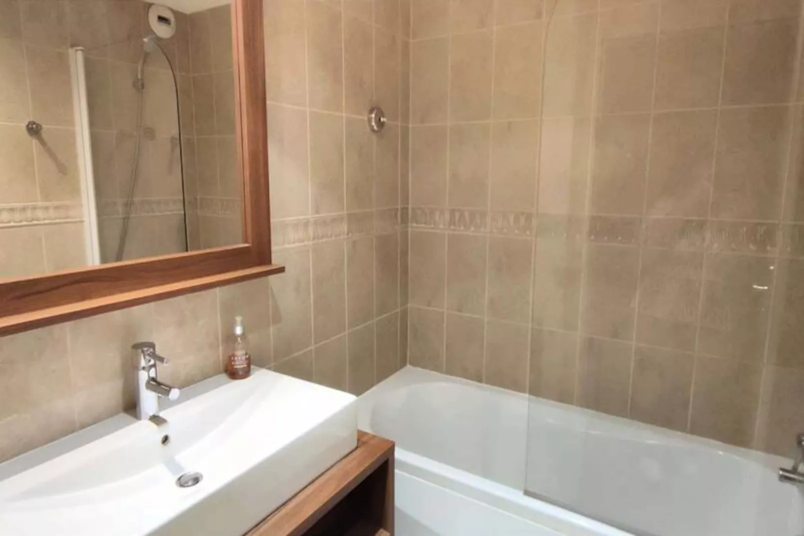 Résidence Tib114-Untagged