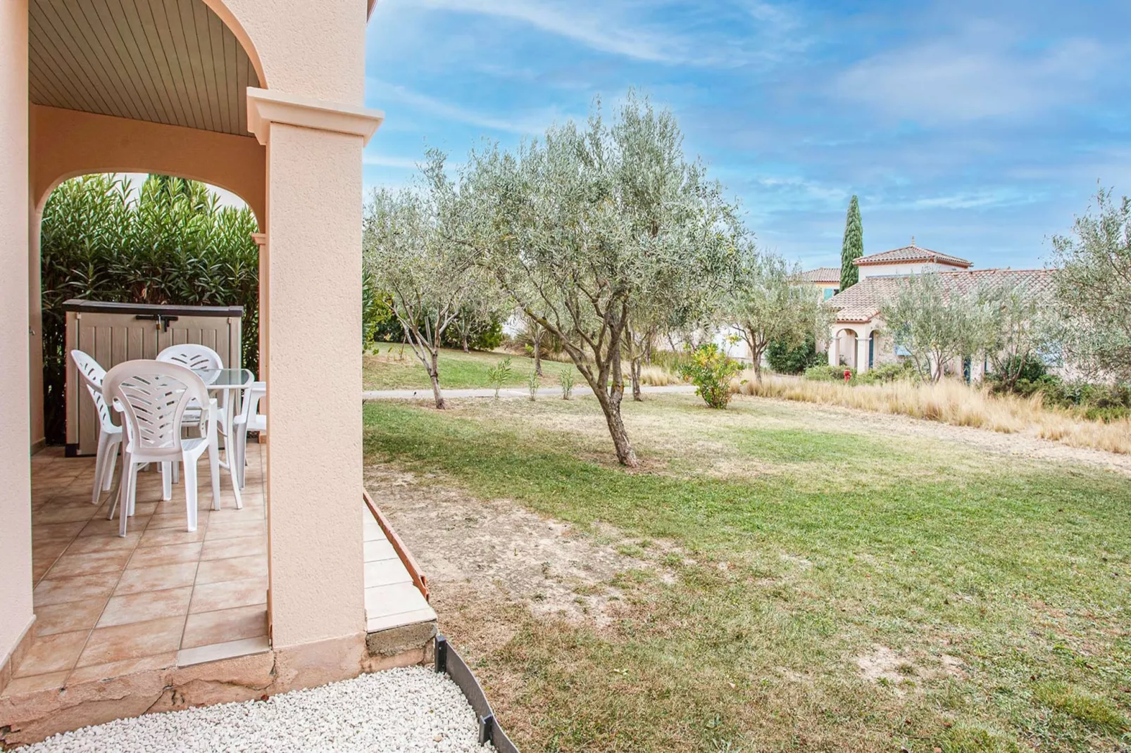 P. Minervois I N°01 - Villa 4P8-Gardens in summer