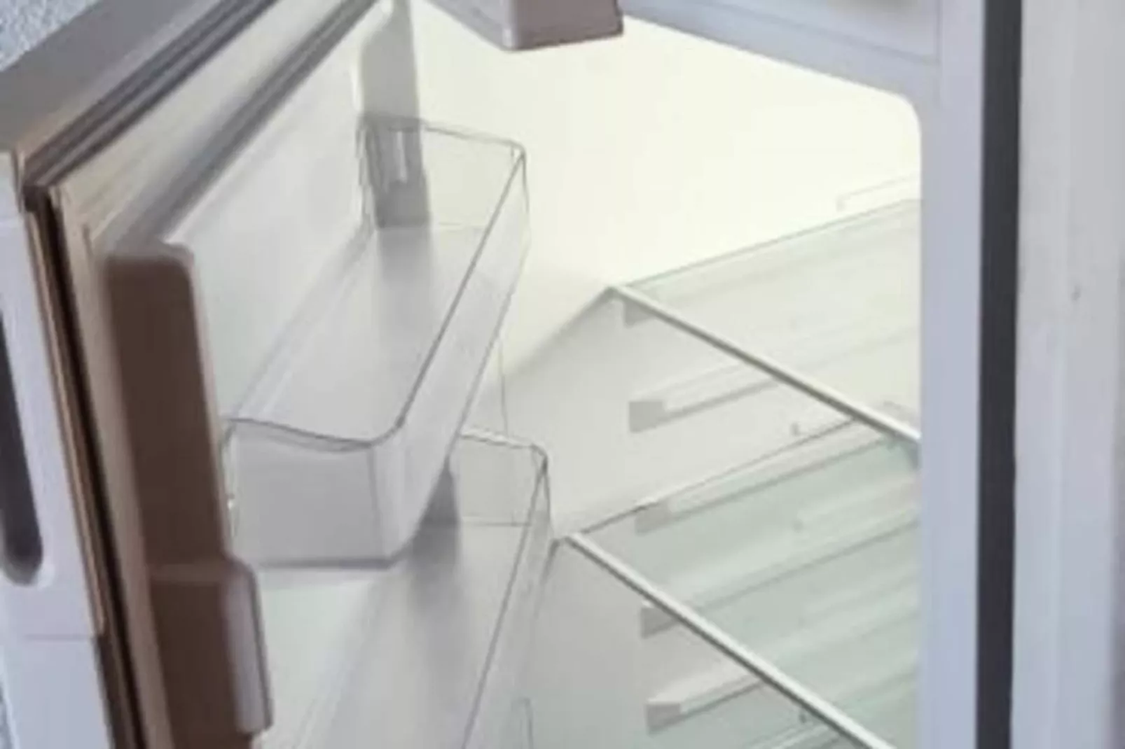 Résidence La Croisi&egrave;re : Vue Sur Les Bateaux, Balcon, R&eacute;nov&eacute;, Climatis&eacute;, Parking, .-Non tagué