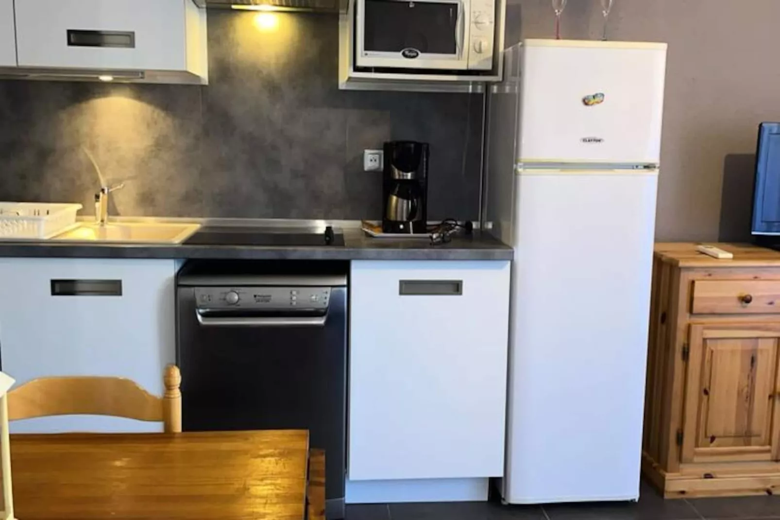 Beau T2 Bis Traversant Idéalement Situé-Nicht zugeordnet