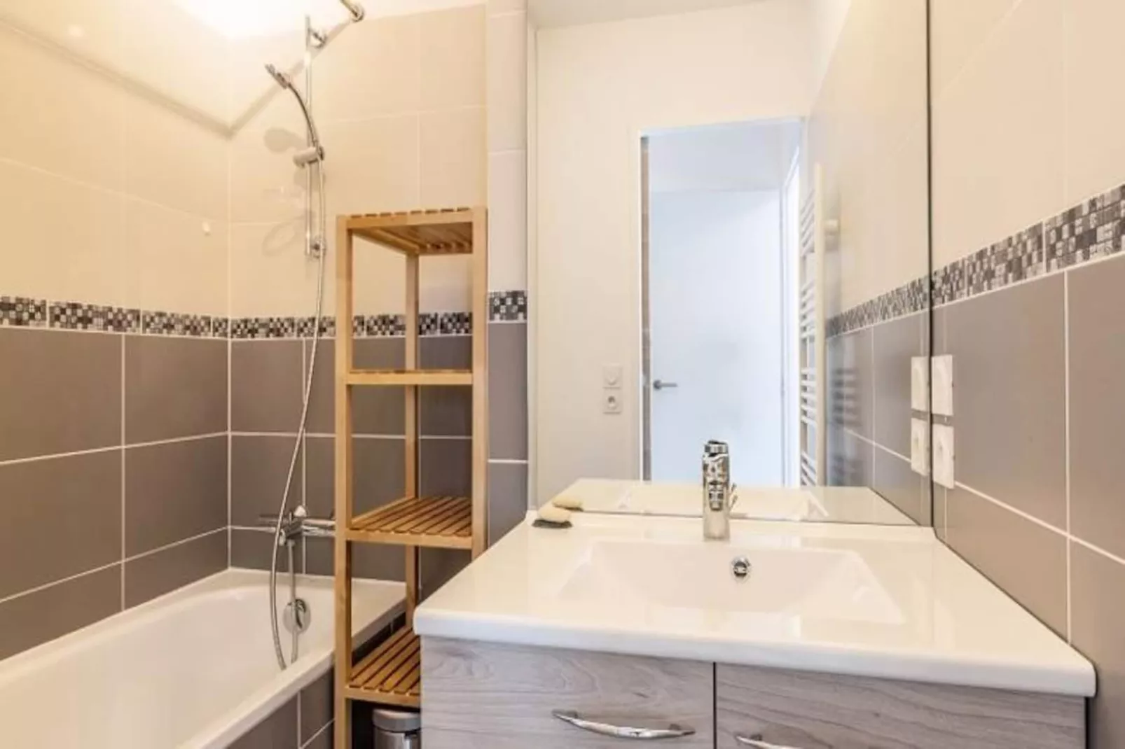 Résidence Lodges 1970-Untagged