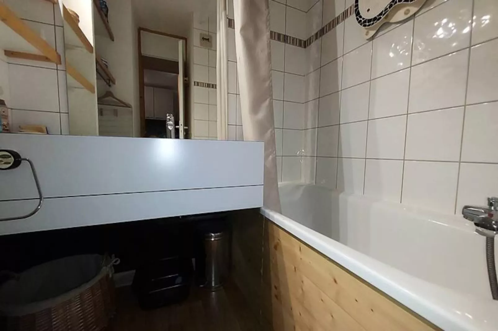 Résidence Lauziere Dessous G-Untagged