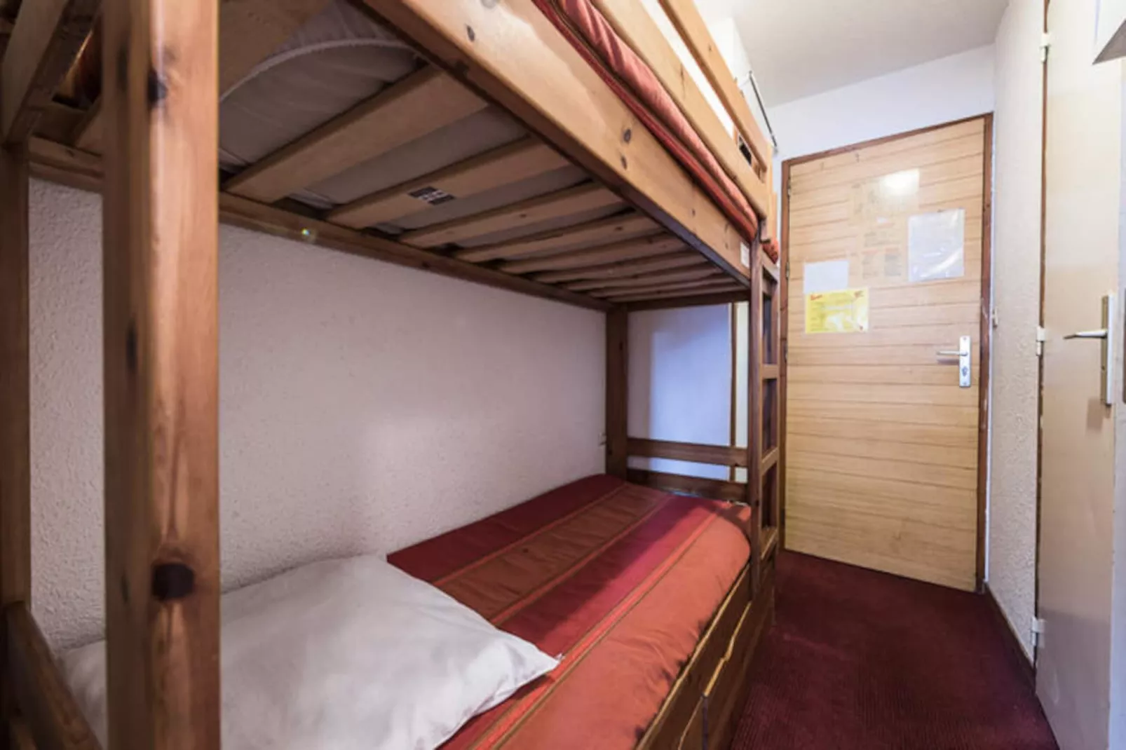 Chalet Club Iv - Blanchot-Untagged