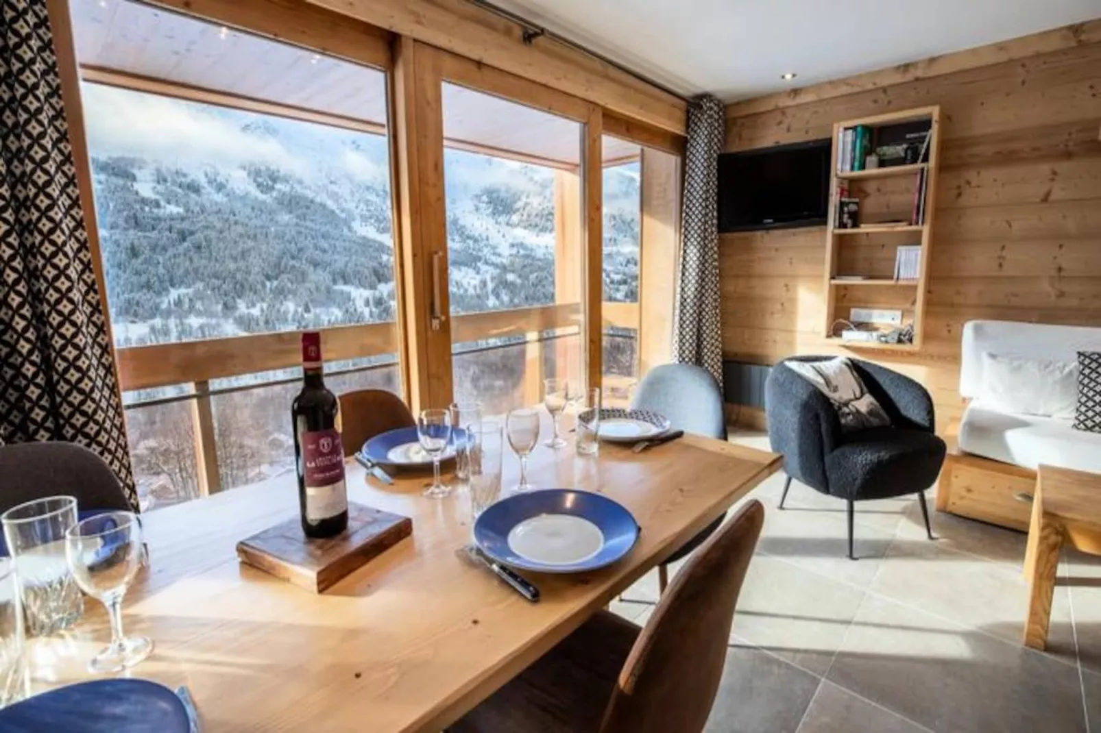 Les 3 Marches A1 En Face Du T&eacute;l&eacute;si&egrave;ge De Morel - Untagged