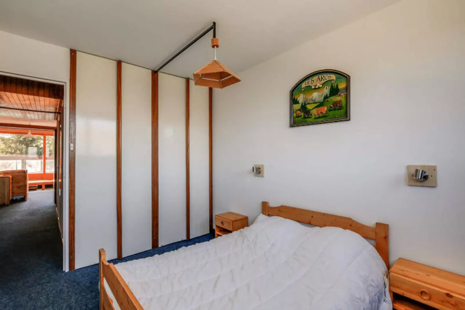 Residence 3 Arcs-Untagged