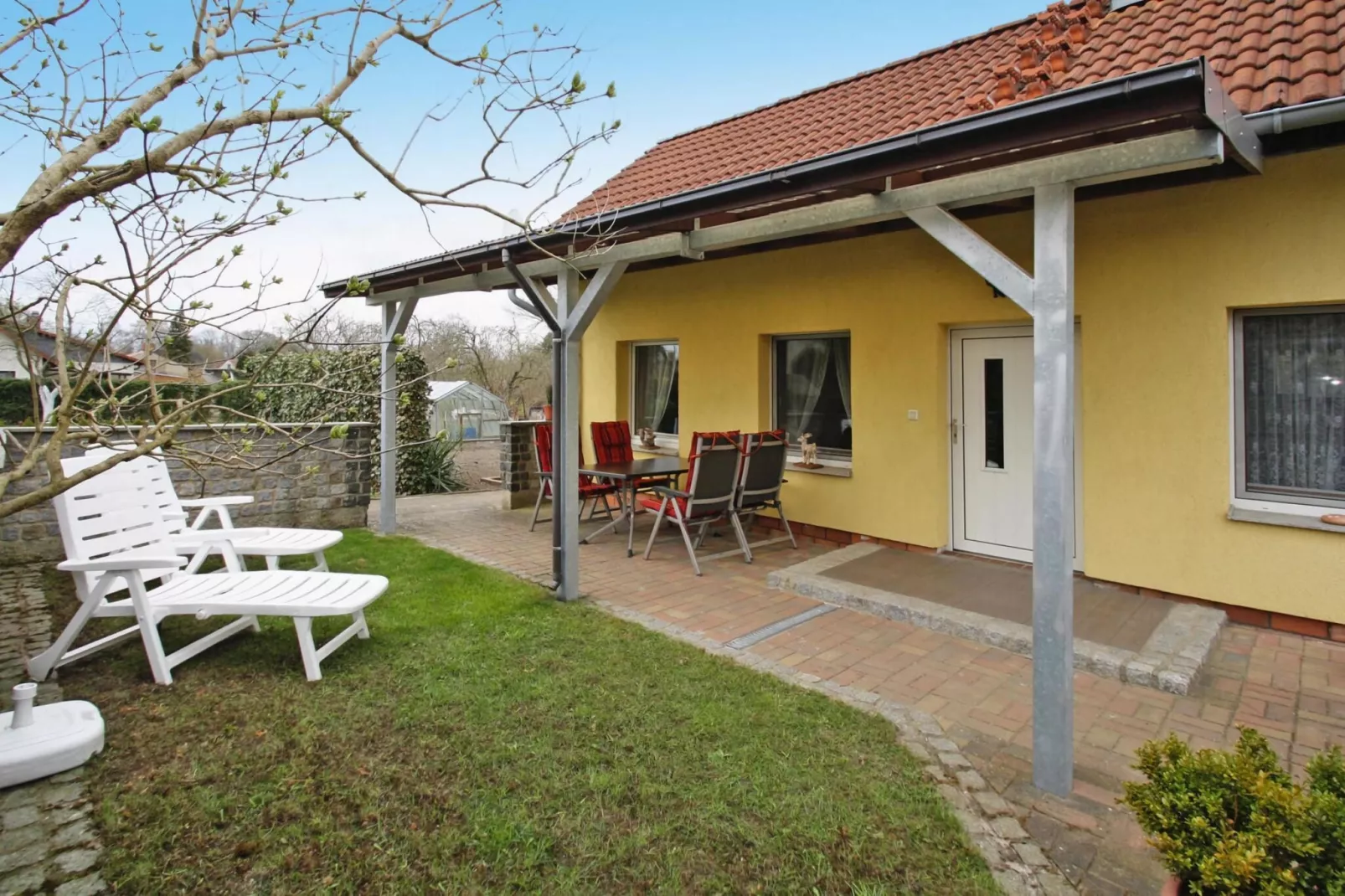 Ferienhaus in Plau am See OT Karow-Gärten Sommer