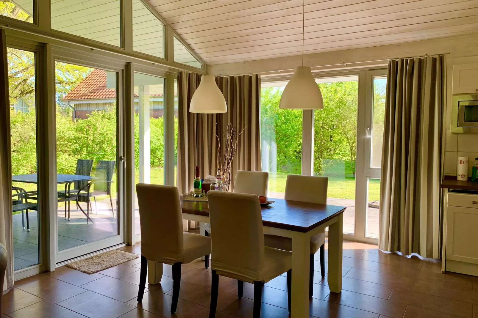 Müritzzeit-Dining room