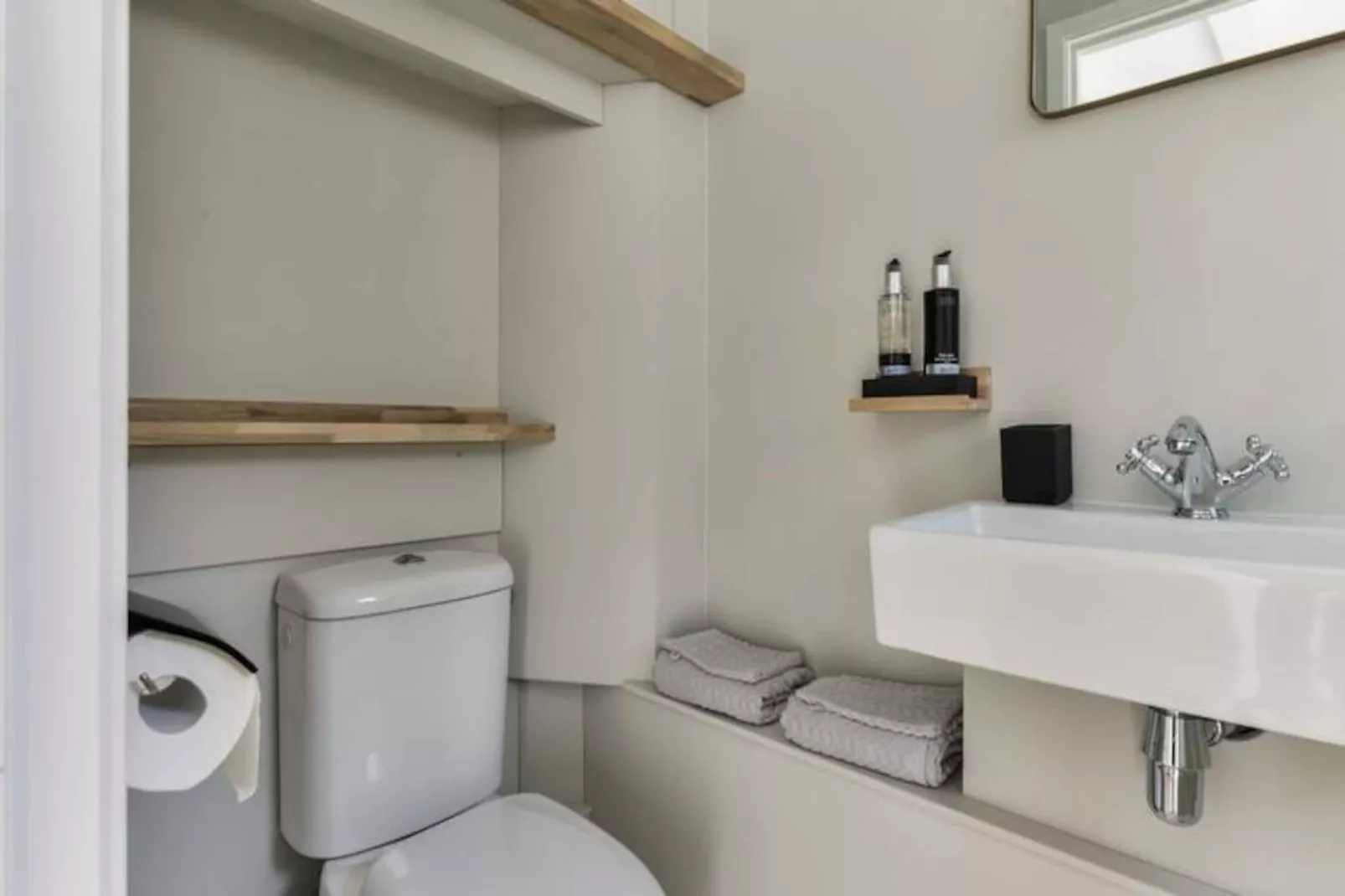 Villa Loft Apartment With Light Garden Room-Nicht zugeordnet