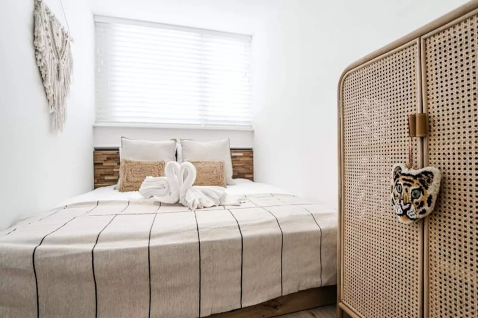 Yucca Beachhouse - Luxury Loft Apartment-Untagged