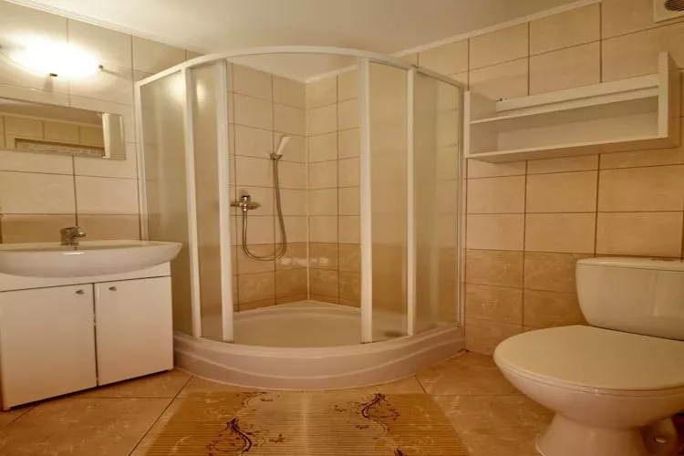 Domki pietrowe dla max 5 osób Karwia-Salle de bain