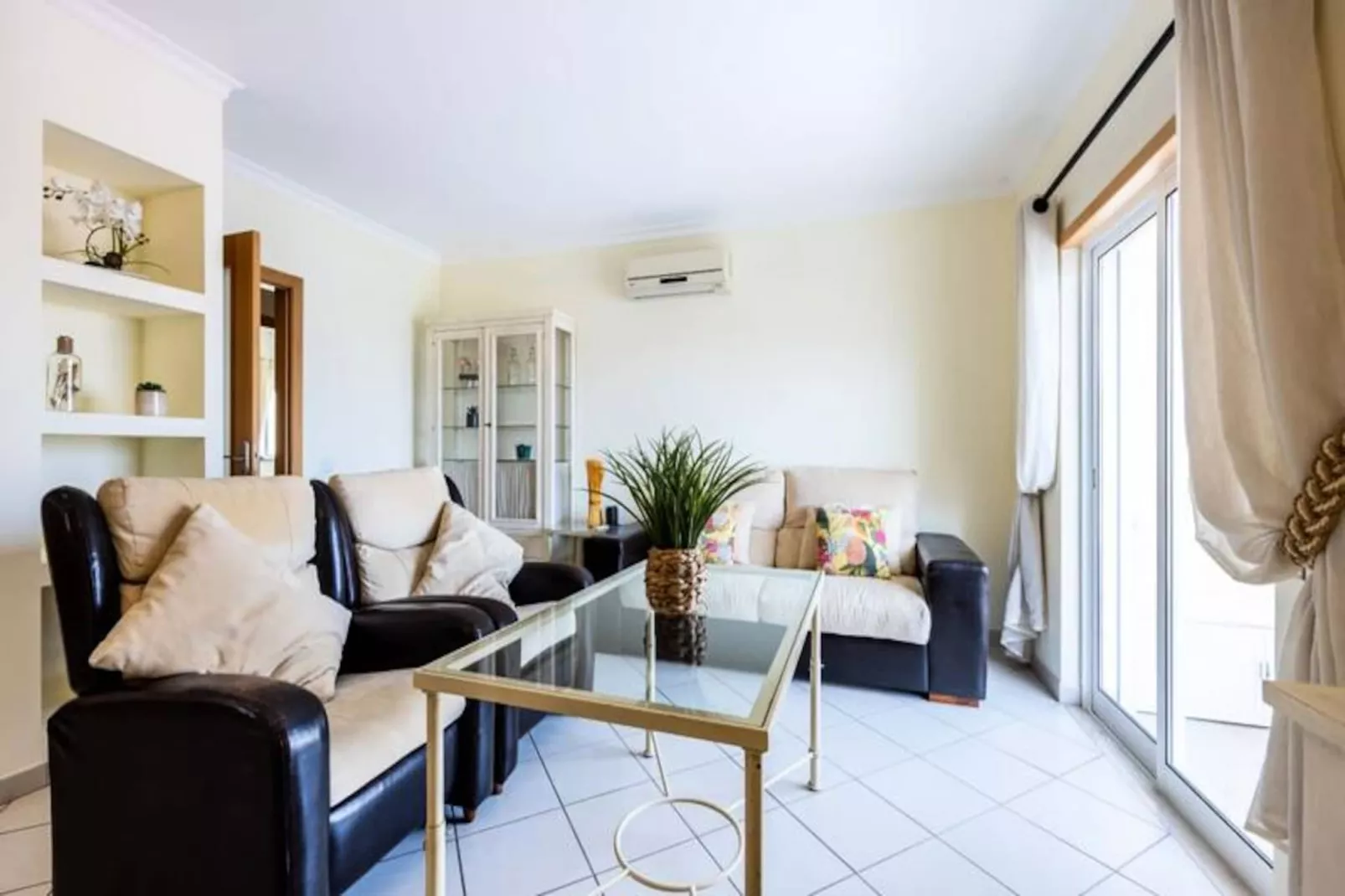 Altura Beach Apartment-Untagged