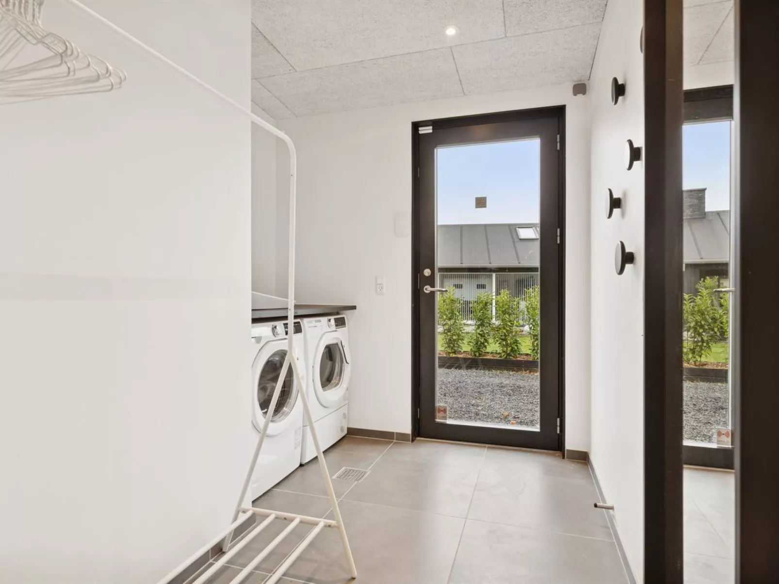 "Emelina" - 300m from the sea-Drinnen