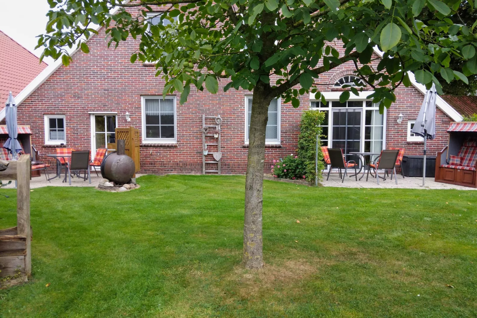 Schwalbenhaus-Exterior summer