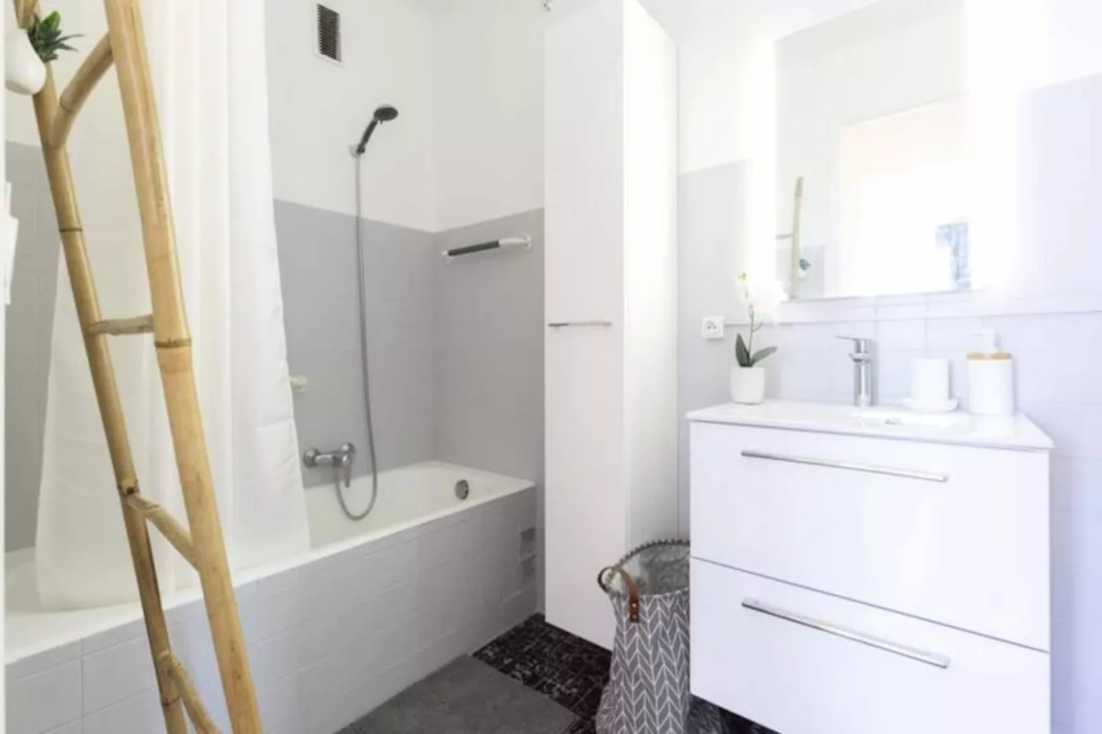 Résidence Centre D'antibes, Spacieux 3 Pièces Avec Terrasse Et Climatisation-Untagged