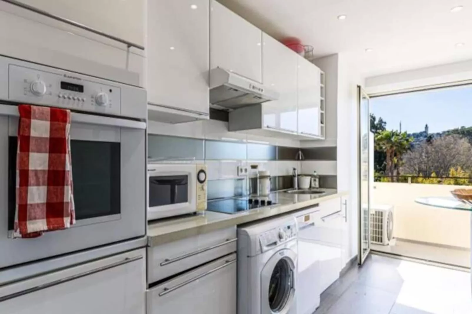 Résidence Tamanaco Beach : Appartement 1 Chambre Avec Balcon, Vue Mer Et Piscine-Untagged