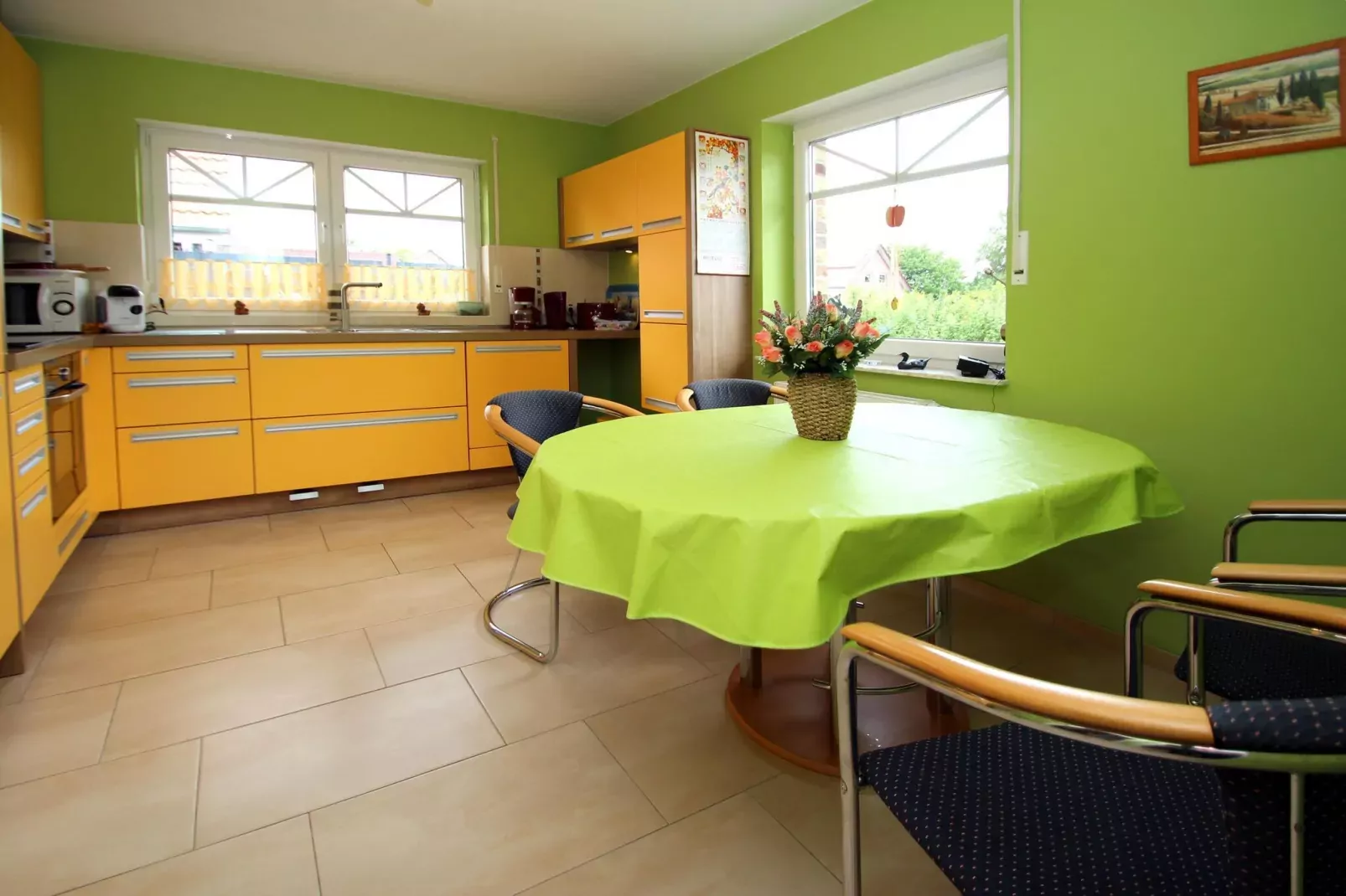 Große Ferienwohnung für 4 Personen mit Terrasse-Kitchen
