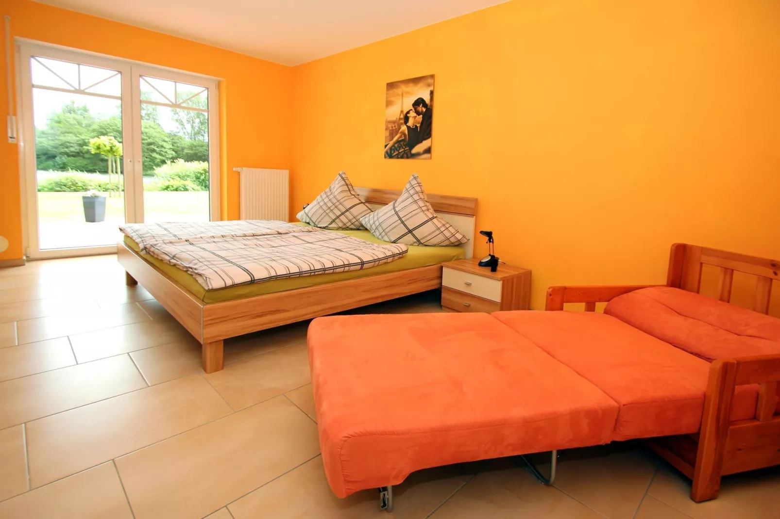 Große Ferienwohnung für 4 Personen mit Terrasse-Bedroom