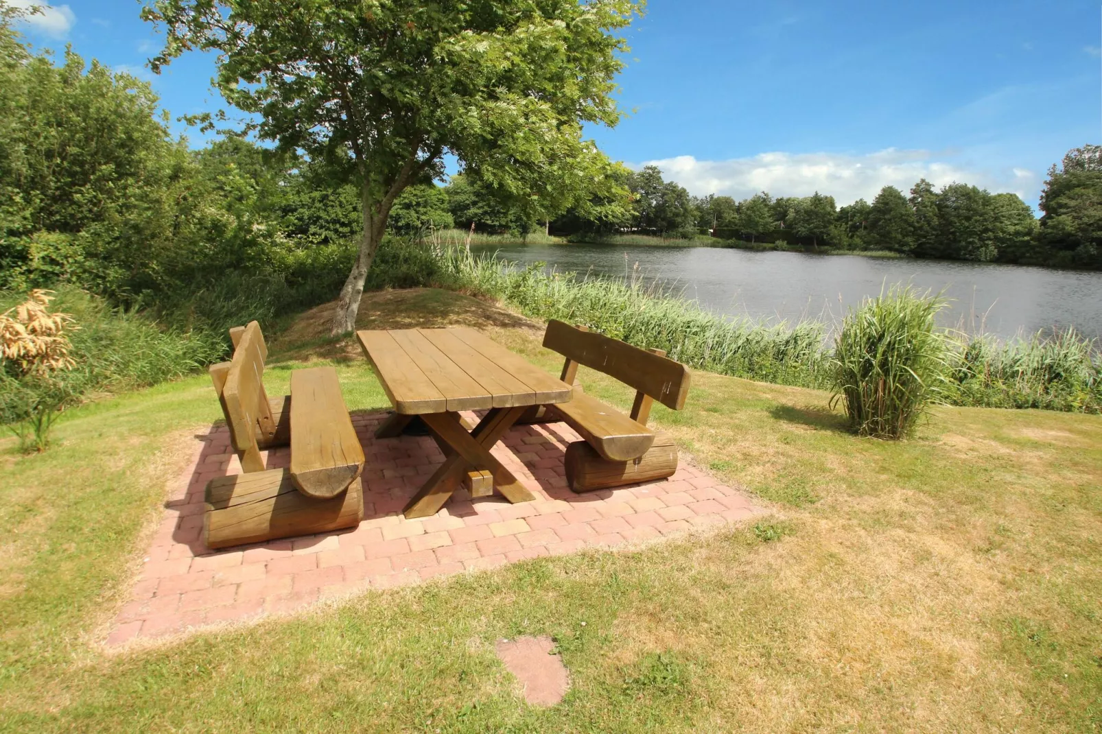 Große Ferienwohnung für 4 Personen mit Terrasse-Gardens summer