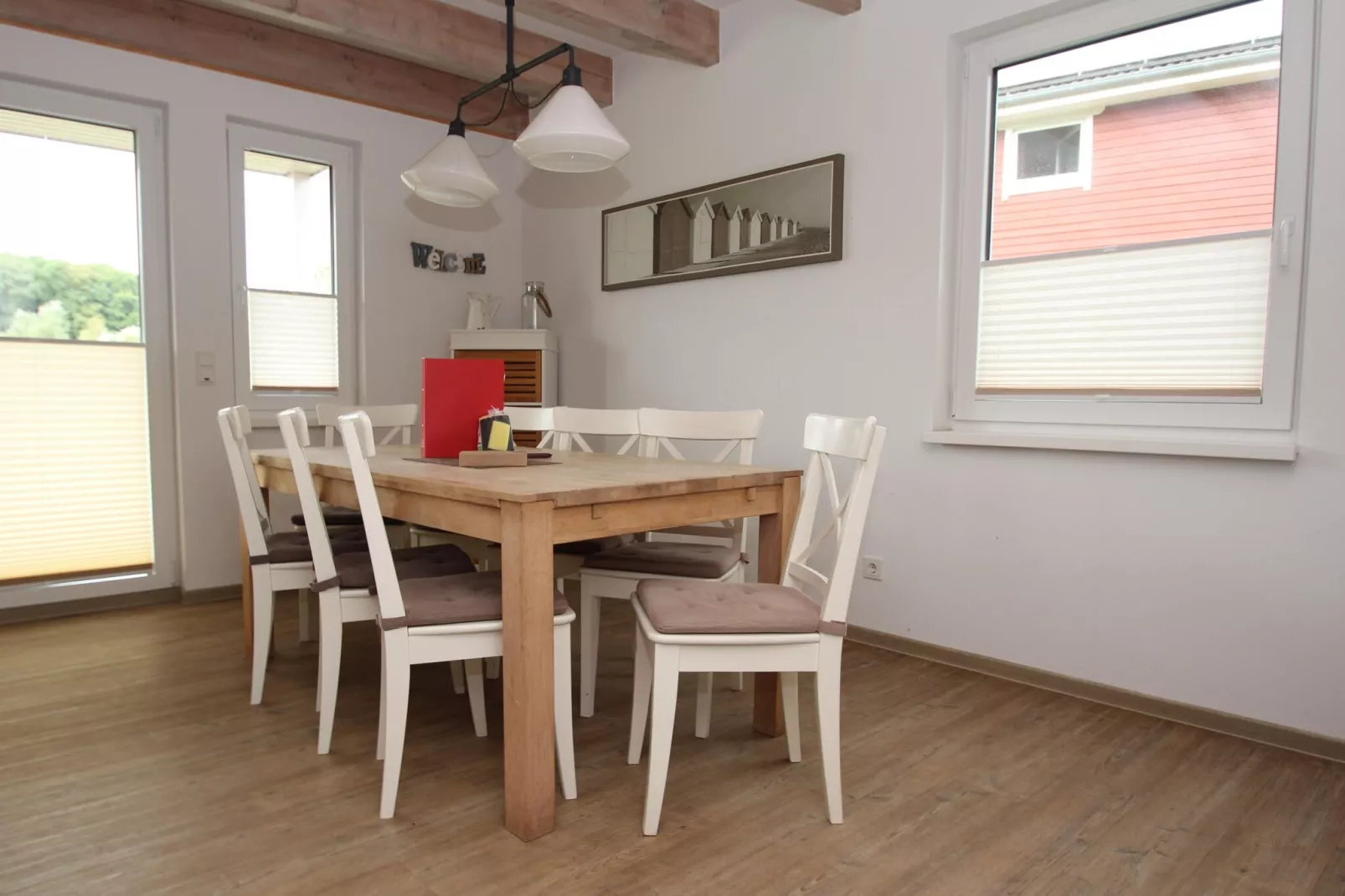 Seehaus ohne Sauna 8 Personen-Esszimmer