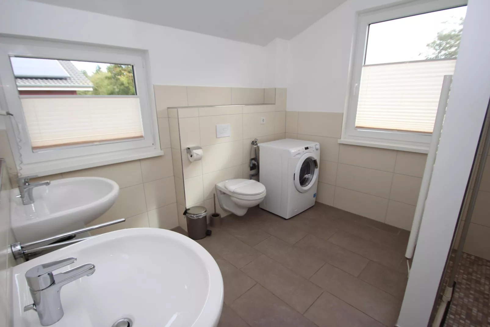 Seehaus ohne Sauna 8 Personen-Badezimmer