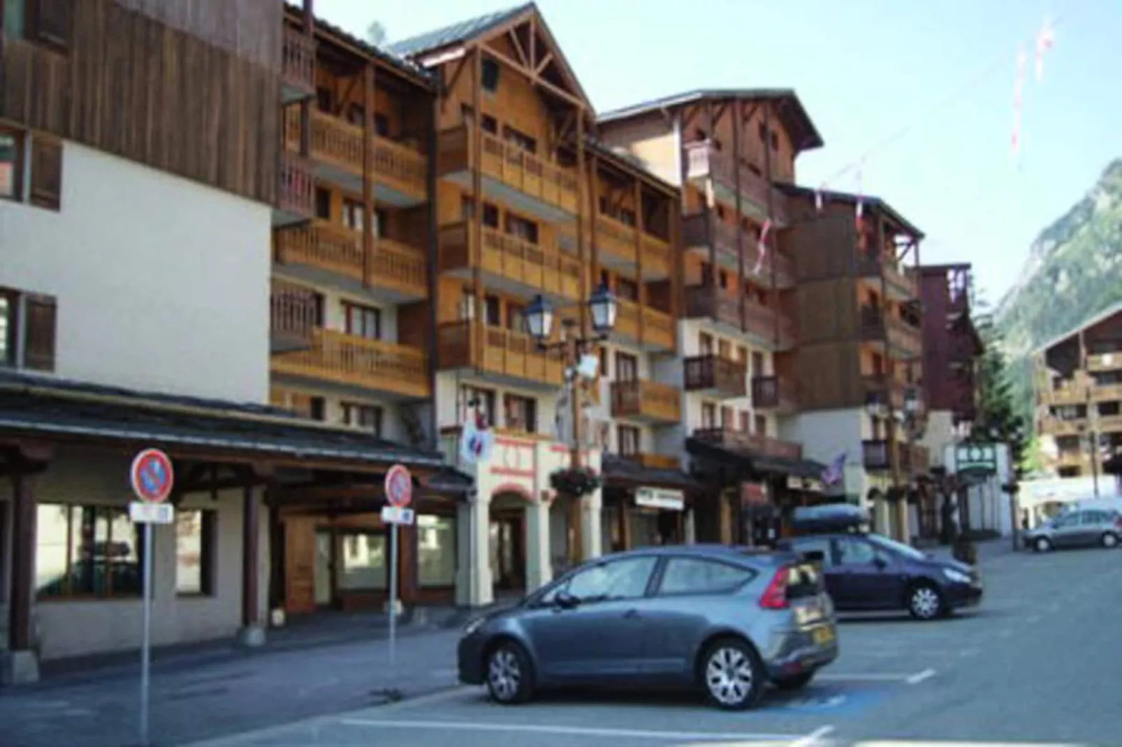 Résidence Melezets-Untagged