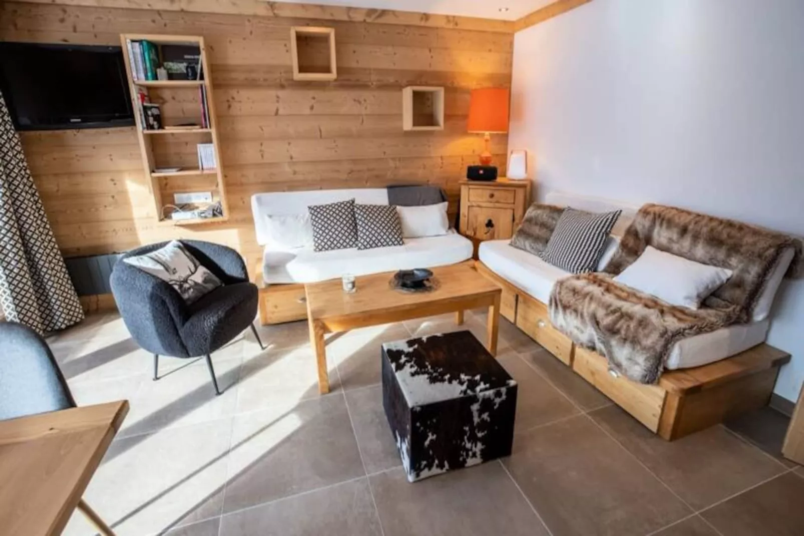 Les 3 Marches A1 En Face Du T&eacute;l&eacute;si&egrave;ge De Morel - Untagged