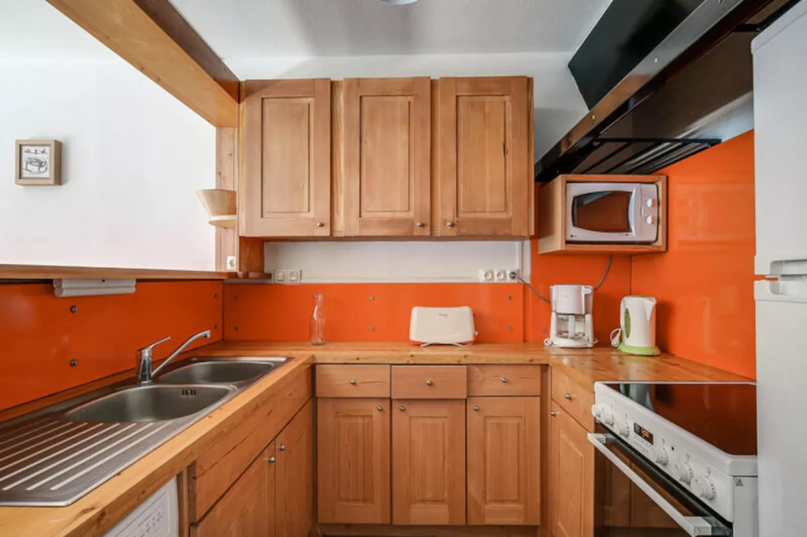 Residence 3 Arcs-Untagged