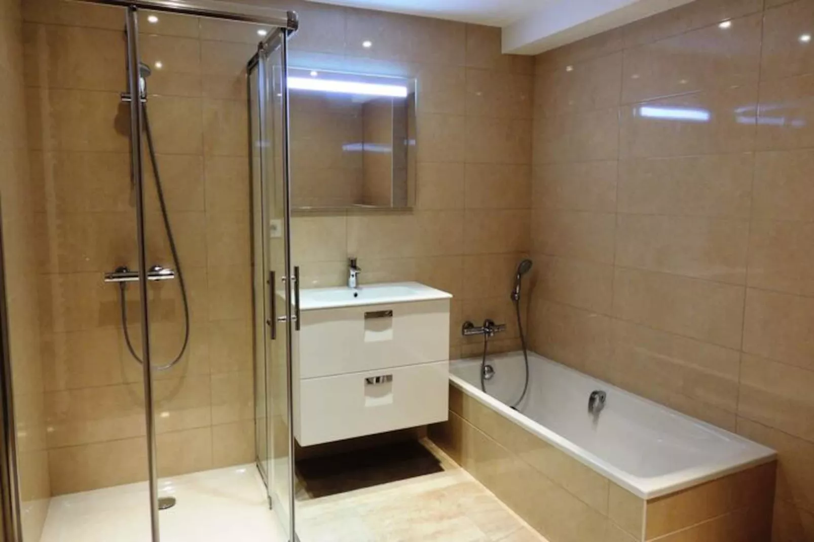 Chalets Eden Snow-Untagged