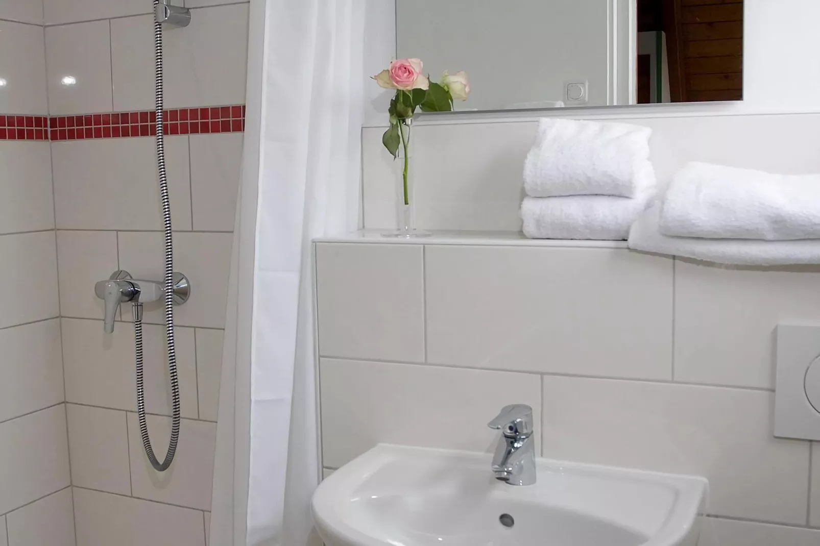 Nurdachhaus Sparpreis 85 qm-Bathroom