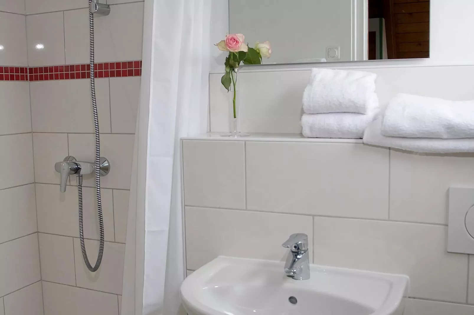 Nurdachhaus Normalpreis 85 qm-Bathroom