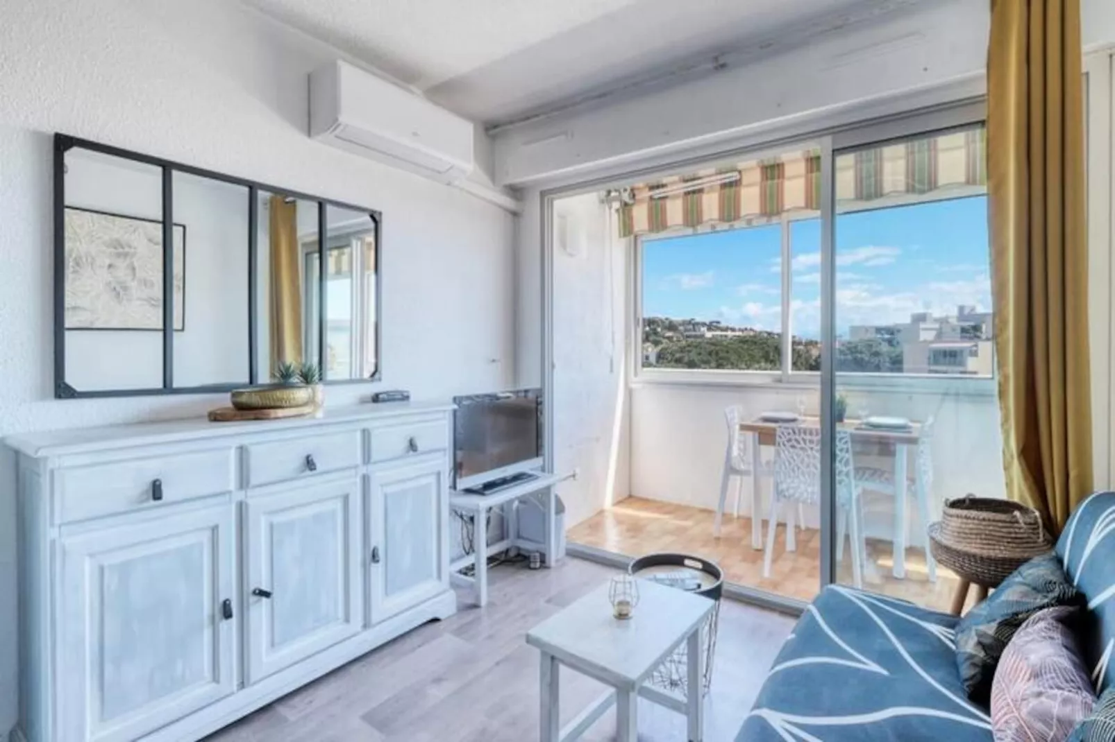 Résidence T2 &agrave; 600 M De La Plage ! Climatis&eacute;-Non tagué