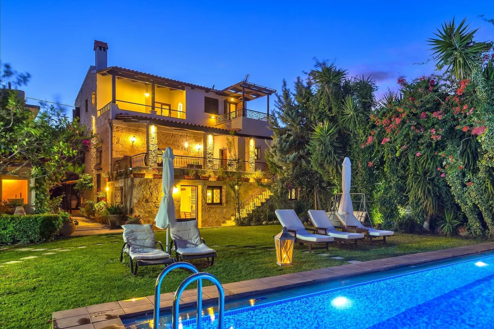 Villa Arhontariki 8prs-Außenbereich Sommer