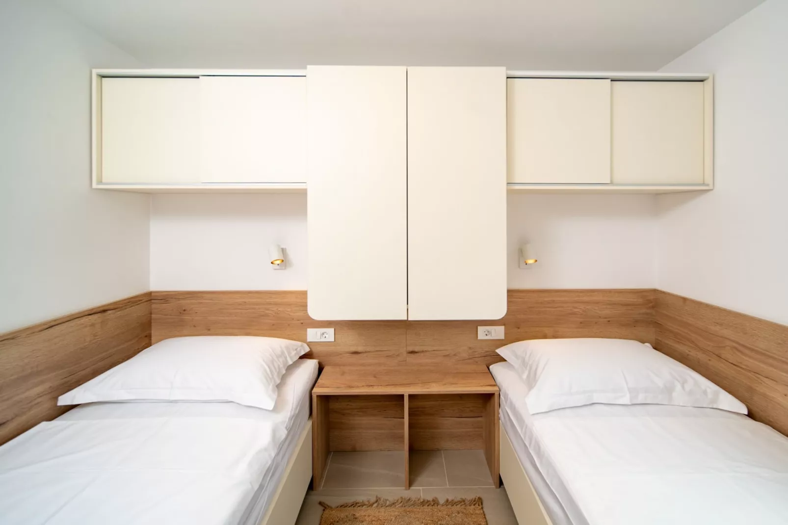 Apartments Arti Homes Rab Banjol - Two Bedroom Apartment With Terrace (Arti 3)-Schlafzimmer